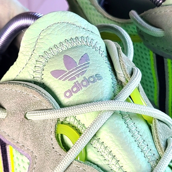Adidas Ozweego Glow Green - Men Size 10.5 - Picture 8 of 10